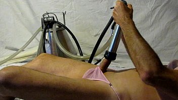 Preview 4 of Girls Farted - MVI 0269.machine a traire sur le lit