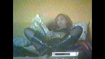 Preview 1 of Free Sex Teen Lesbian - mirando pijas en la tele se masturba