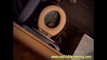 Preview 3 of Raliser - Blonde Pee Spy