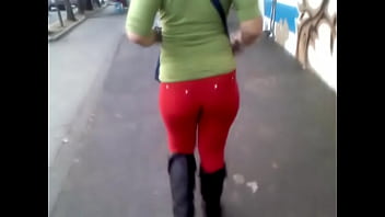 Preview 2 of Civilt - las nalgas de mi mujer con ropa