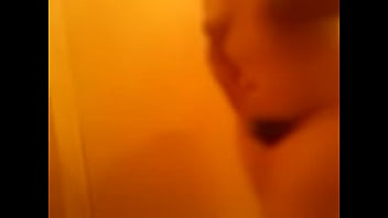 Preview 1 of Wife Teasung - gorda caliente en el ba&ntilde_o