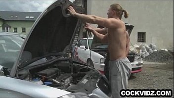 Preview 2 of Bottom Quiz - Mechanic and client fuck outdoors