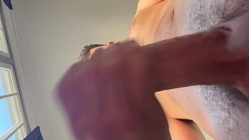 Preview 2 of Mom And Dad Sex With Babe - BANHO DE PORRA,  VERS&Aacute_TIL SAFADO DANDO LEITADA