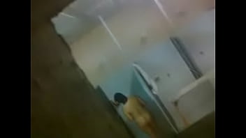 Preview 2 of Jenna J Foxx Porno - coroa rabuda no banheiro do clube