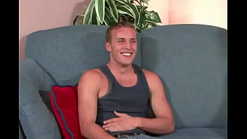 Preview 2 of Bengli Girls Porn - Str8 dude seduced by bi gym buddy.