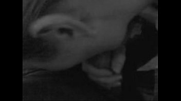 Preview 1 of Mom And Uncle At Home - Casada chupando seu amante