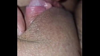Preview 2 of Husband Shares Wife Swipe - Exercicio JELQ com aparelho de frente
