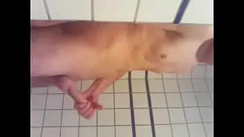 Preview 1 of Babe Girlshcool - Banho gostoso