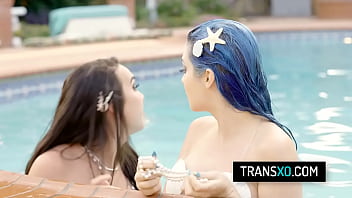 Preview 1 of Jebanje I Svrsavanje U Picku - Hot TS Kasey Kei dressed as a mermaid fucks her busty girlfriend