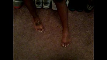 Preview 2 of Old Amateur India - Ex GF&#039_s Ebony foot modeling!!