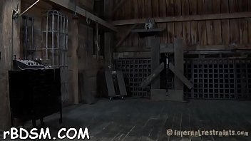 Preview 4 of Porno Enmi Cuarto - This lesbian round ass is just perfect