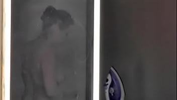 Preview 1 of Robber Enter - Vizinha a passar a ferro