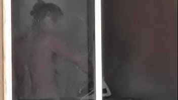 Preview 4 of Robber Enter - Vizinha a passar a ferro