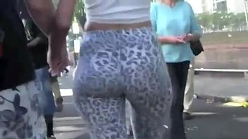 Preview 2 of Ebony Scat Poop Porn - flaca caminando