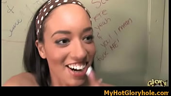 Preview 4 of African Hot Pono - Girl-sucking-cock-for-a-nice-bukkake-through-gloryhole1