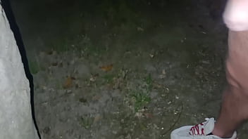 Preview 2 of Pc Gama - ARRAPATO ESIBIZIONISTA CERCA UNA GUARDONA | SBORRATA PUBBLICA NEL PARCO E GEMITI - SEGA IN PUBBLICO E PASSEGGIATA SENZA SLIP CON IL CAZZO IN MOSTRA