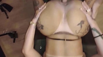 Preview 2 of Mayor Sex Scandal - SaymonFitness trabalhando duro na cena com a MILF gostosona e ofereceu um ch&aacute_ de pi&ccedil_a com gozada cremosa