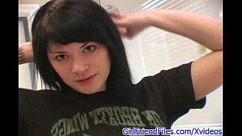 Preview 1 of Indian Saxs Video Hinde - Amateur girl applying makeup