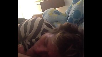 Preview 4 of Greece Sexs Video - Eveline immergeil 48,  sie bl&auml_st meinen Schwanz,  freut sich wenn ihr auch wichst