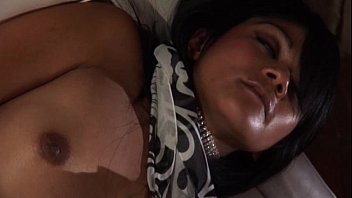 Preview 4 of Milf On We Cam - Wildlife - Pinay Pinups 03 - scene 5 - video 1