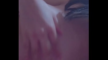 Preview 1 of Big Saia Anal - Joven muestra sus tetas