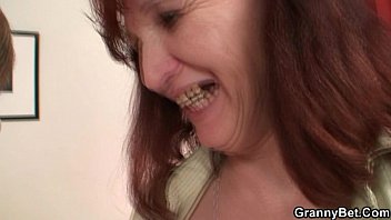 Preview 3 of Choot Say Pine Niknla Wali - Young man bangs granny tourist