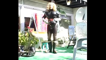 Preview 3 of Fist Brynn - Roxina2006RetroDollBootChange040906.WMV