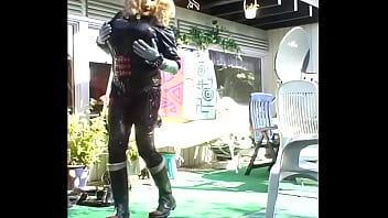 Preview 4 of Fist Brynn - Roxina2006RetroDollBootChange040906.WMV