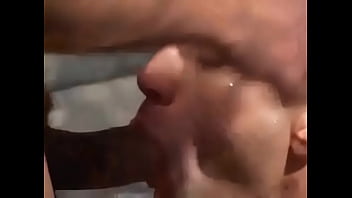 Preview 1 of Mordendo Grelo - boyfriendtv.com.Amateur crazy bareback fucking