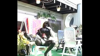 Preview 4 of Sauna Maniado - Roxina2006PosesInHotZentai140906XXL.WMV