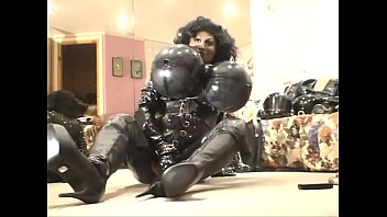 Preview 1 of To Kavli - Roxina2006BigDollBalloonTits310506XL.WMV