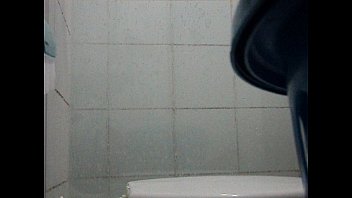 Preview 1 of Indian Au Tys - Spy cam-Girl Shower.AVI