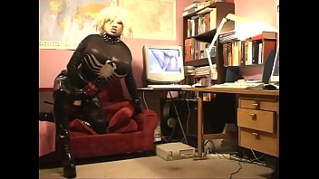 Preview 2 of Jhonny Sin Rough Sexjh - Roxina2007BustySpiderGurl060107.WMV