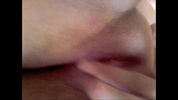 Preview 3 of Ngentotin Momy - grassa tettona si masturba da sola