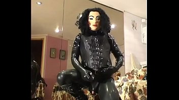 Preview 3 of Mark Wood Full Hd - Roxina2005LatexGurliesPosing081105XL.WMV