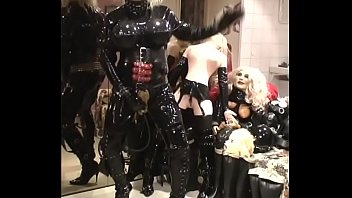 Preview 3 of Msrit - Roxina2007ThePeePantsParade080307XXXL.WMV