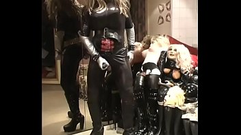 Preview 1 of Fat Unty Black Cock - Roxina2007AwesomeCockDoll070307XL.WMV