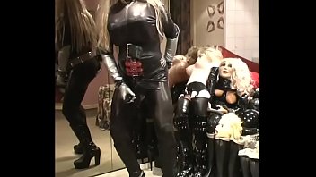 Preview 4 of Fat Unty Black Cock - Roxina2007AwesomeCockDoll070307XL.WMV