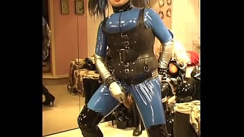 Preview 2 of Fair Tube - Roxina2007WowThatSexySlut050307.WMV