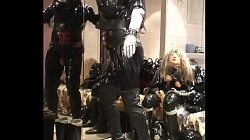 Preview 4 of Tv Palamber - Roxina2007SelfFuckingDoll020307.WMV