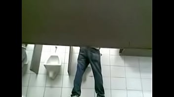 Preview 3 of Mom Xxxnx Son Brzzer - Pega&ccedil_&atilde_o em banheiro de supermercado 2