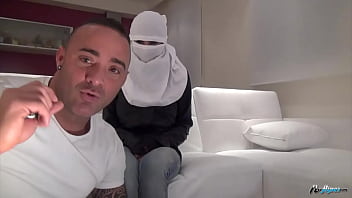 Preview 2 of Thai Sexxxy13 - Rafa Garcia se lo monta con una desconocida