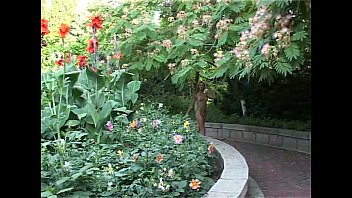 Preview 3 of Sunny Lione X 2018 - x katya in the garden walking