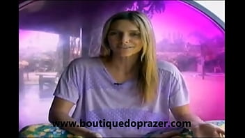 Preview 1 of Hand Pirktis - Fernanda-Lima-Tenga-Egg