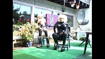 Preview 1 of Mmf Skiing Handjob - Roxina2008RubberGurl&amp_GardenDoll270308XL.WMV