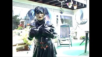 Preview 3 of Shley Candy - Roxina2007RubberGurlInTheSun180807XL.WMV