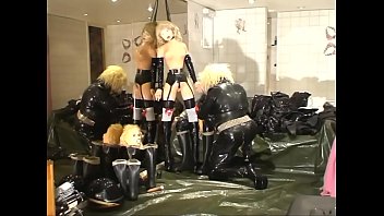 Preview 3 of Xxx Brazzerzz - Roxina2008BigRubberGirl200308XL.WMV