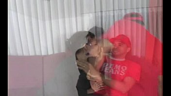 Preview 1 of Indian Weed Girls - Colombiana Madura con el Compa&ntilde_ero de su Hijo