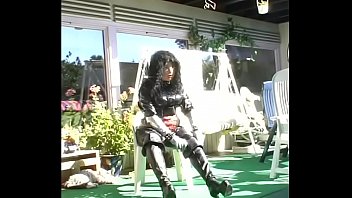 Preview 3 of Gril May - Roxina2006FetishQueen050906XL.WMV