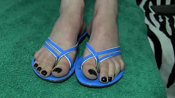 Preview 1 of Pour Un Job - Cum toes